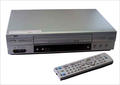 ビデオデッキVHS再生機 V-M714